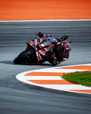 Pro Aprilii je to vůbec první vítězství ve Valencii a druhé historické double po Barceloně v roce 2023. Impozantní čísla:...